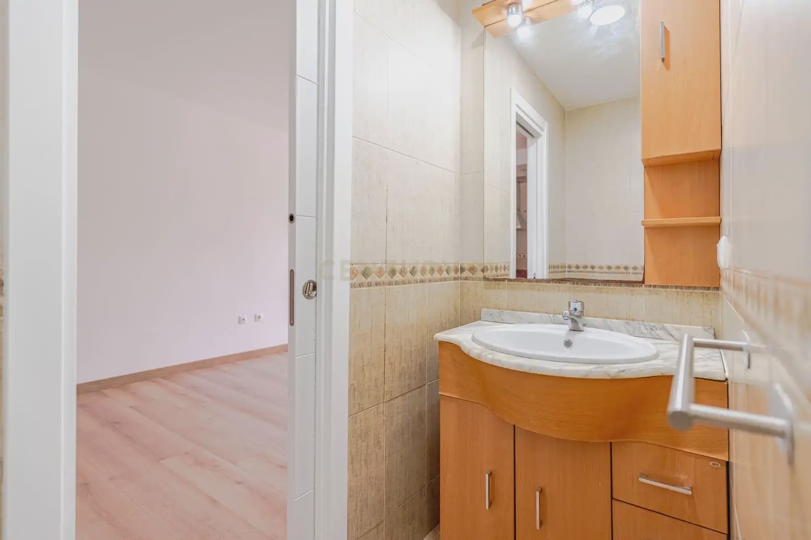 Apartamento de 2 habitaciones en Motril en venta - 99.990 € (Ref: 9802497)