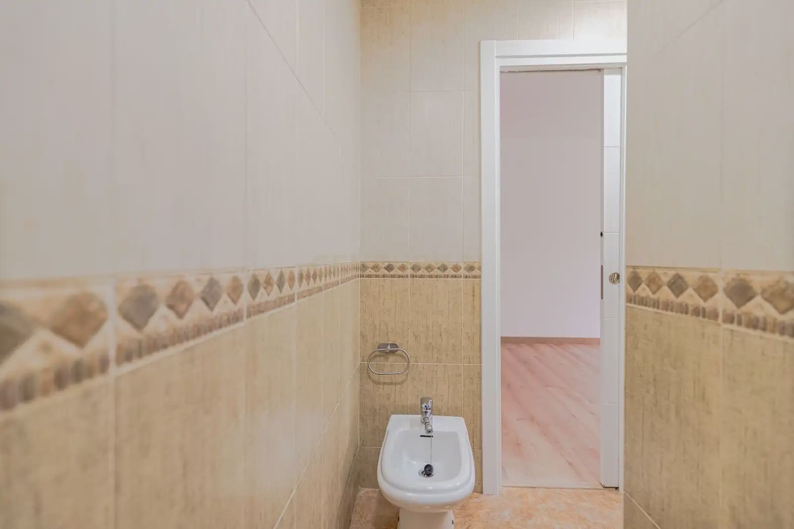 Apartamento de 2 habitaciones en Motril en venta - 99.990 € (Ref: 9802497)