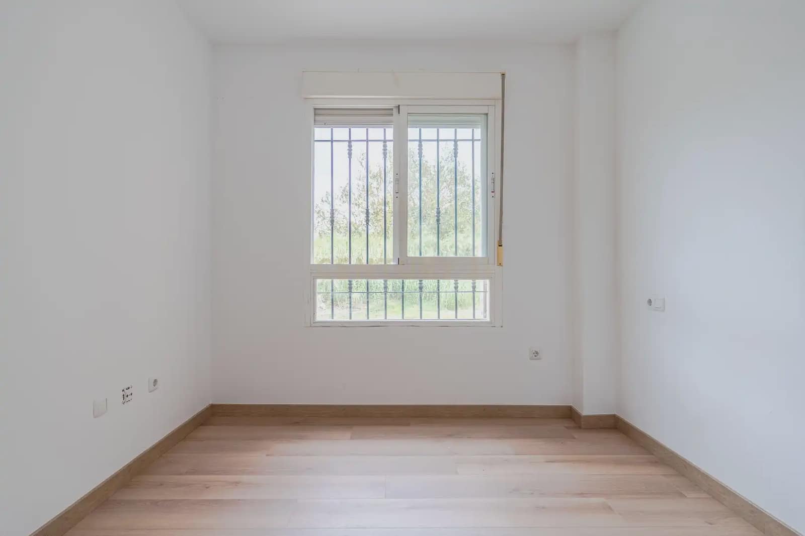 Apartamento de 2 habitaciones en Motril en venta - 99.990 € (Ref: 9802497)