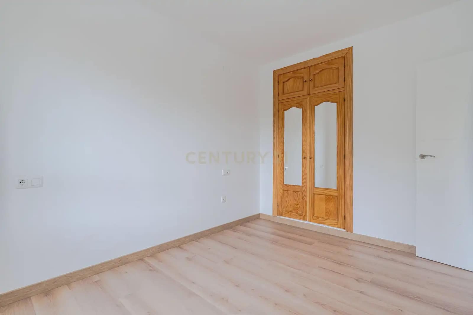 Apartamento de 2 habitaciones en Motril en venta - 99.990 € (Ref: 9802497)