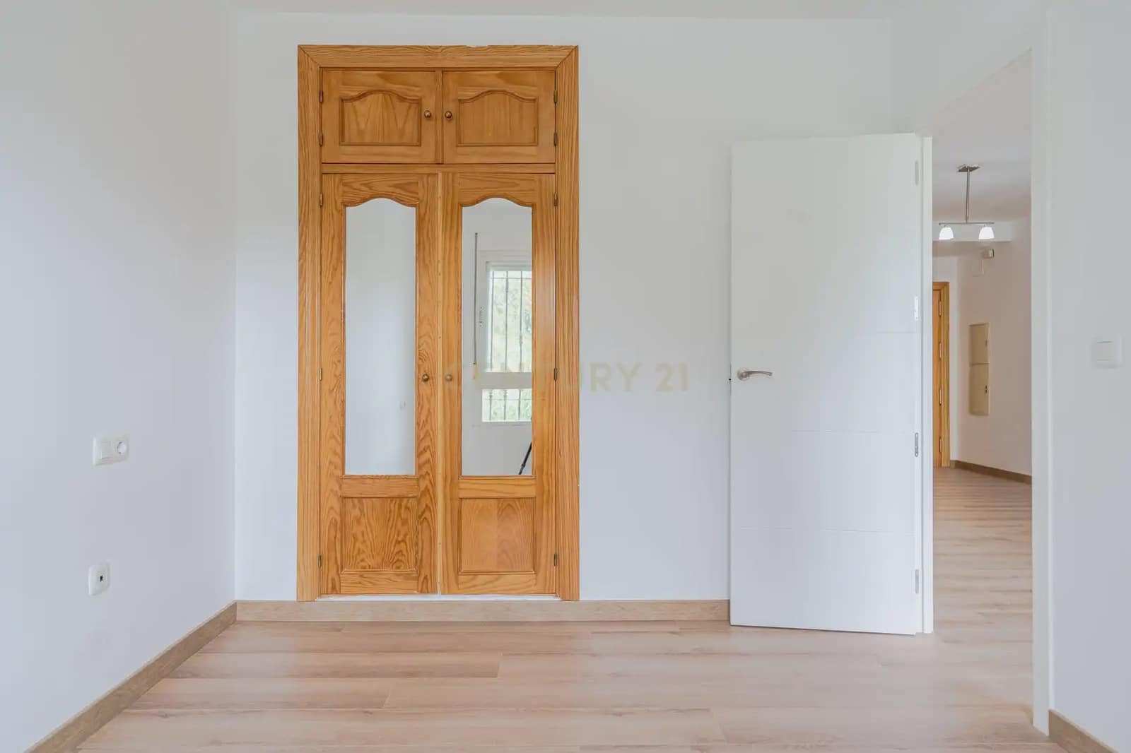 Apartamento de 2 habitaciones en Motril en venta - 99.990 € (Ref: 9802497)