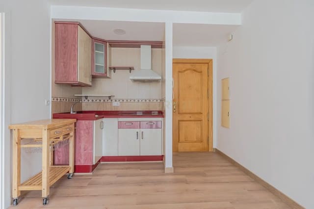 Apartamento de 2 habitaciones en Motril en venta - 99.990 € (Ref: 9802497)