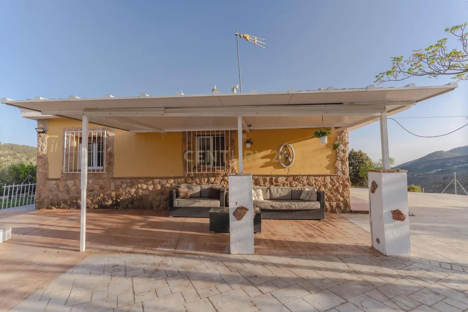 Finca/Casa Rural de 3 habitaciones en Illora en venta con piscina garaje - 220.000 € (Ref: 9802498)