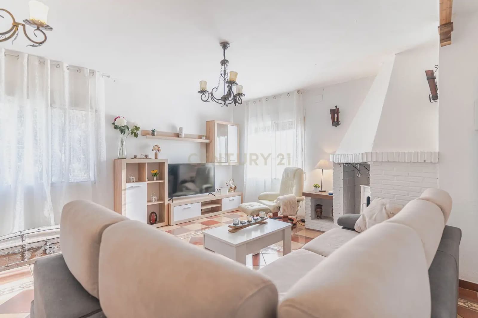 Finca/Casa Rural de 3 habitaciones en Illora en venta con piscina garaje - 220.000 € (Ref: 9802498)