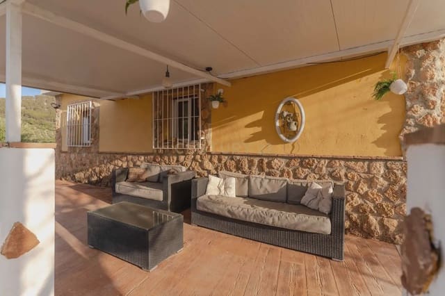 Finca/Casa Rural de 3 habitaciones en Illora en venta con piscina garaje - 220.000 € (Ref: 9802498)