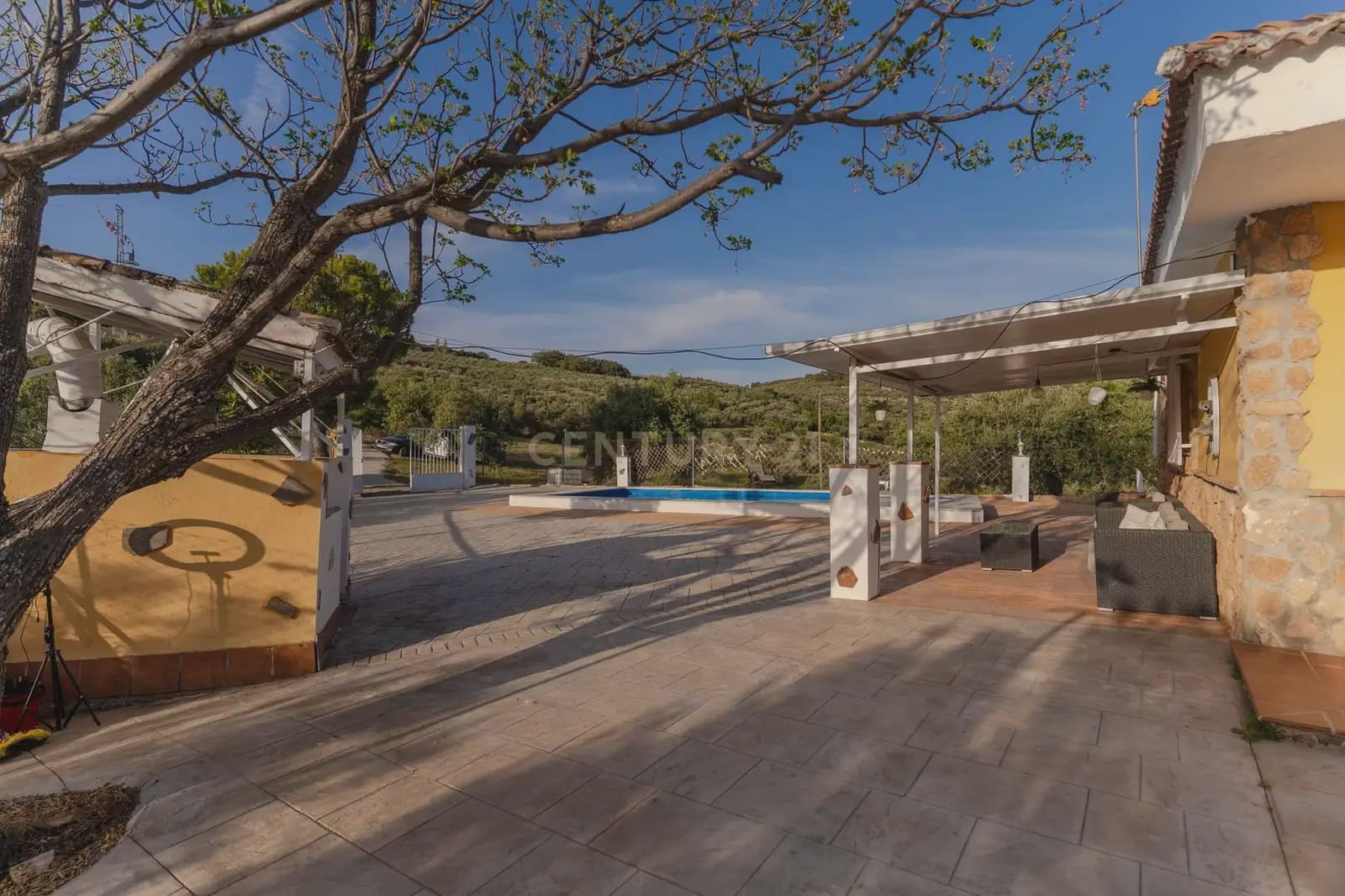 Finca/Casa Rural de 3 habitaciones en Illora en venta con piscina garaje - 220.000 € (Ref: 9802498)