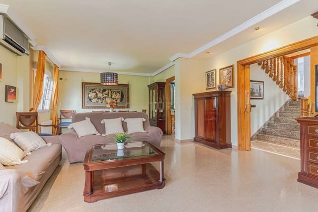 6 soveværelse Villa til salg i Padul med swimmingpool - € 349.900 (Ref: 9802672)