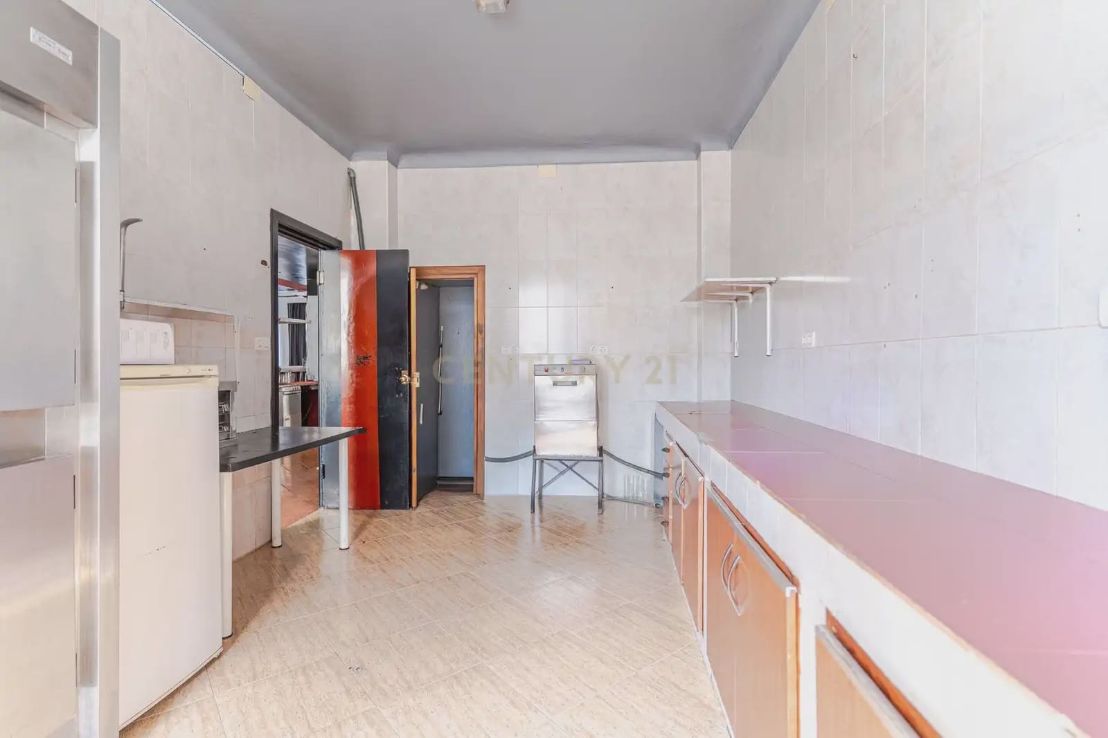 Commercial for rent in Illora - € 700 (Ref: 9803809)