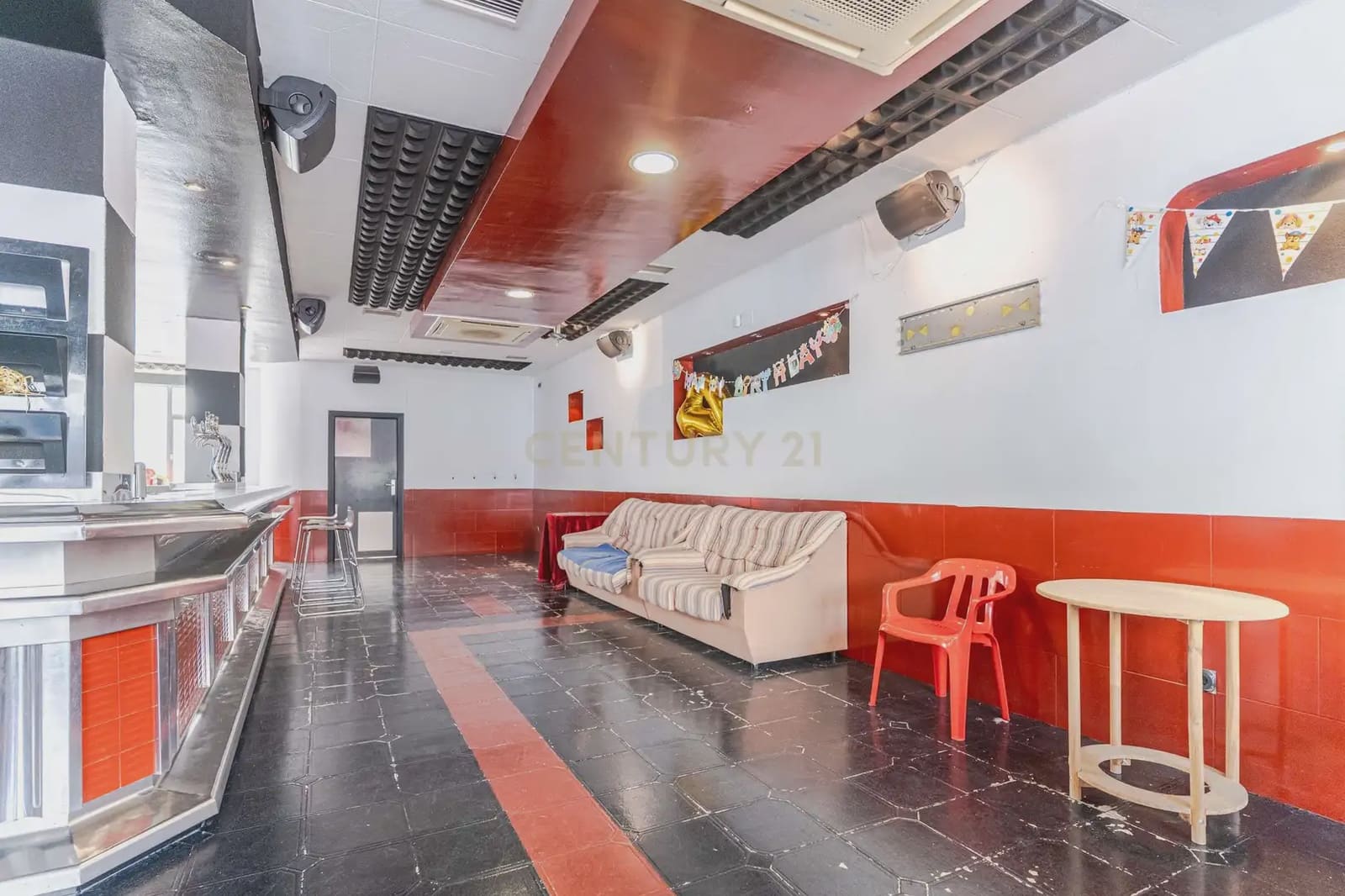 Commercial for rent in Illora - € 700 (Ref: 9803809)