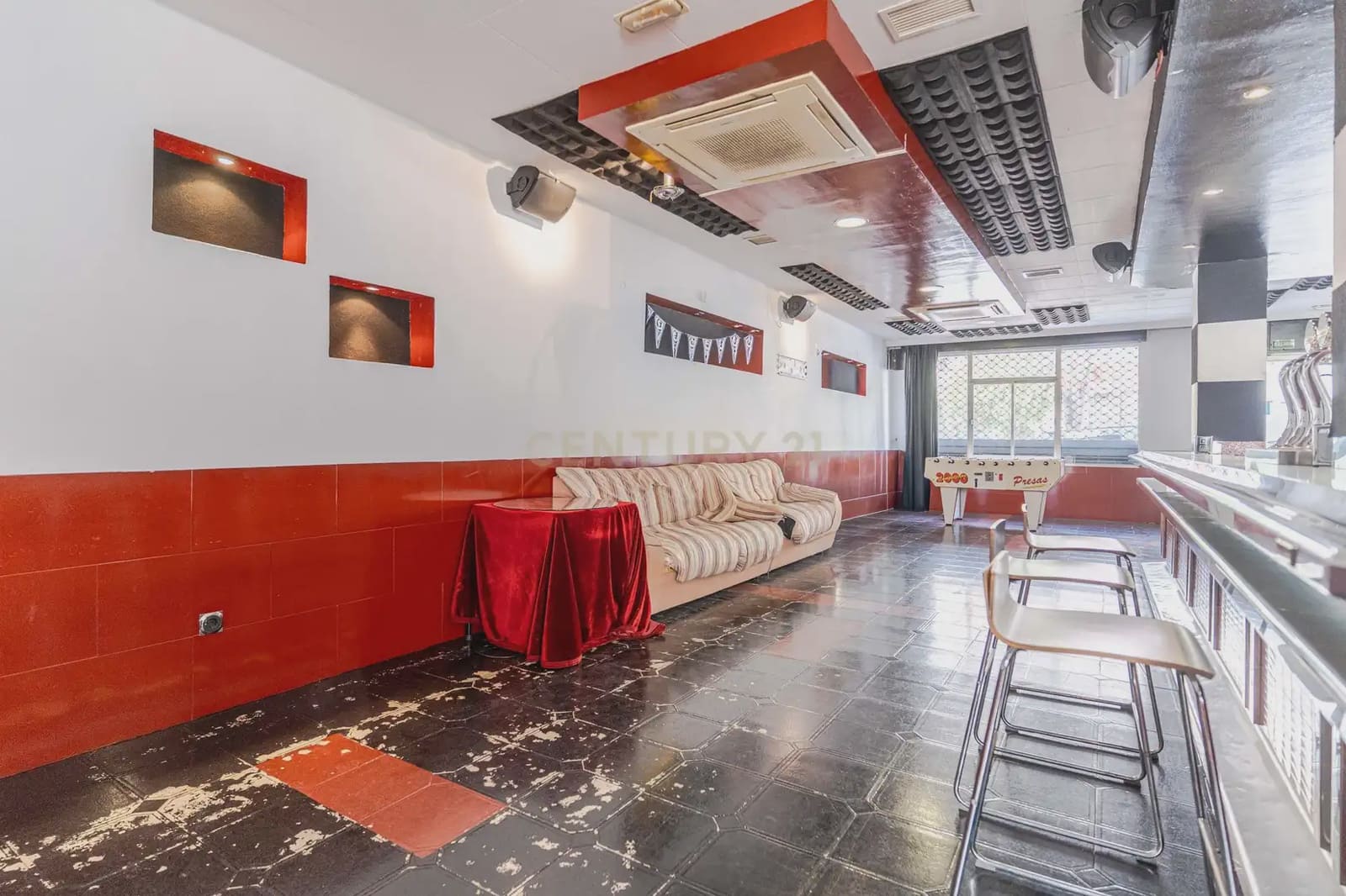 Commercial for rent in Illora - € 700 (Ref: 9803809)