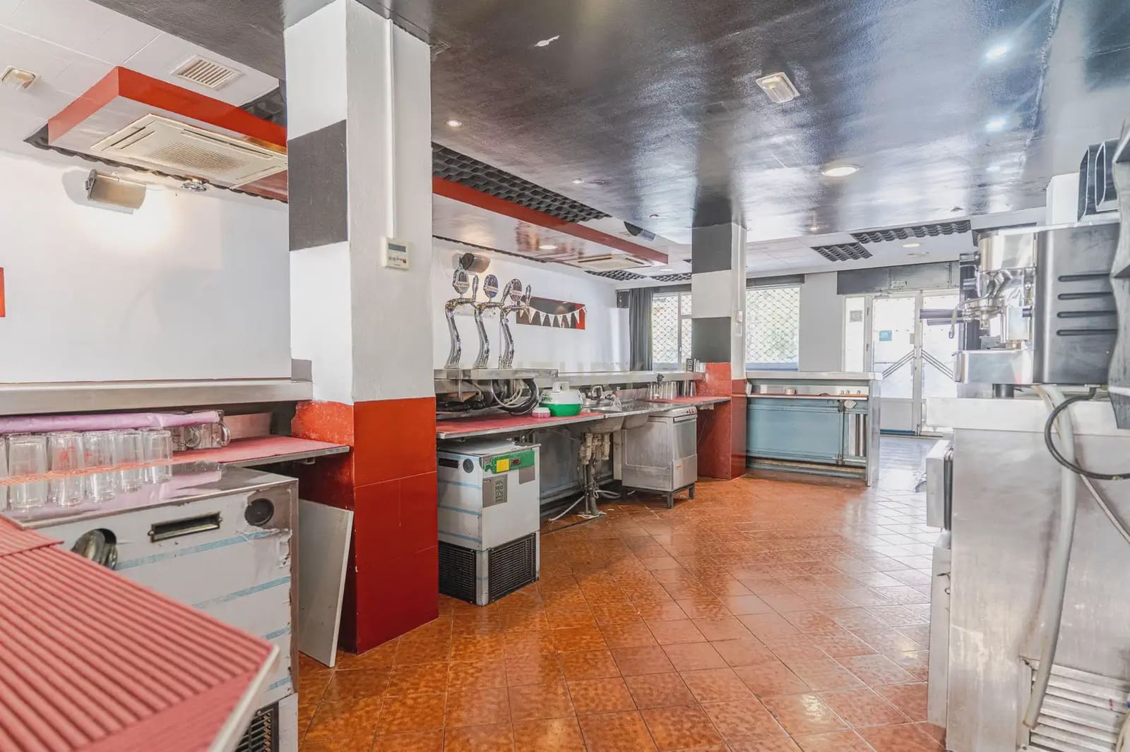 Commercial for rent in Illora - € 700 (Ref: 9803809)