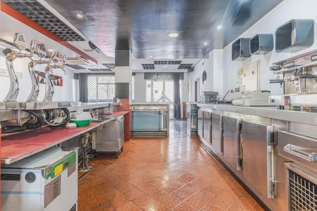 Commercial for rent in Illora - € 700 (Ref: 9803809)