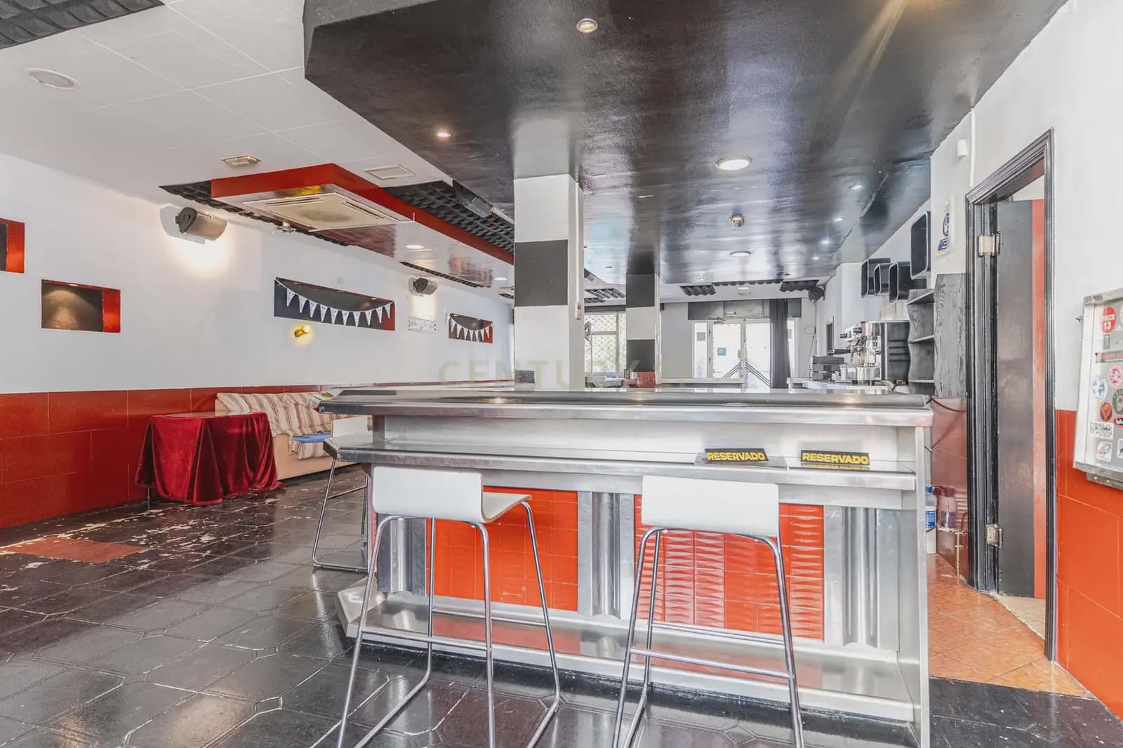 Commercial for rent in Illora - € 700 (Ref: 9803809)