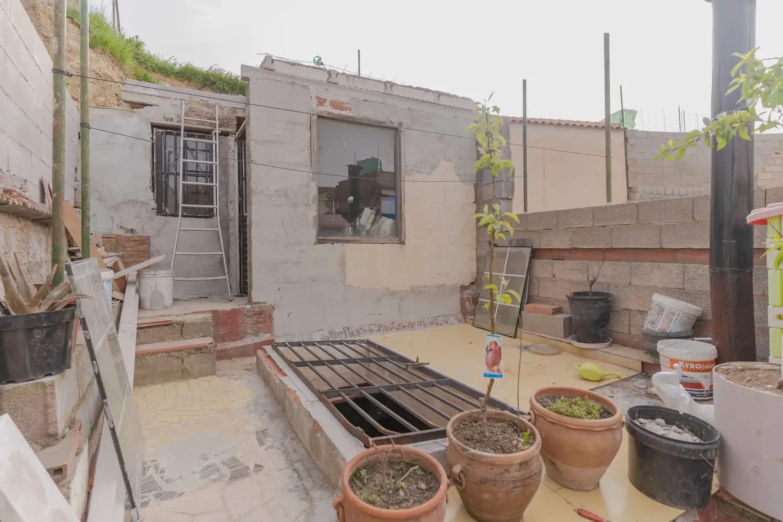 6 sypialnia Dom w skale na sprzedaż w Guadix - 85 000 € (Ref: 9804847)