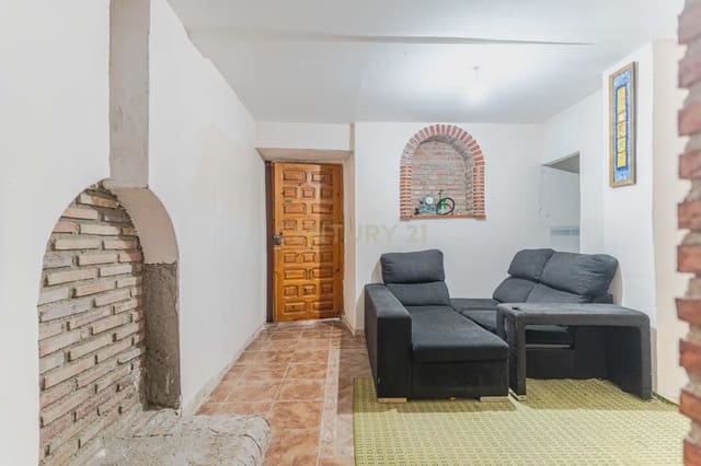 6 sypialnia Dom w skale na sprzedaż w Guadix - 85 000 € (Ref: 9804847)