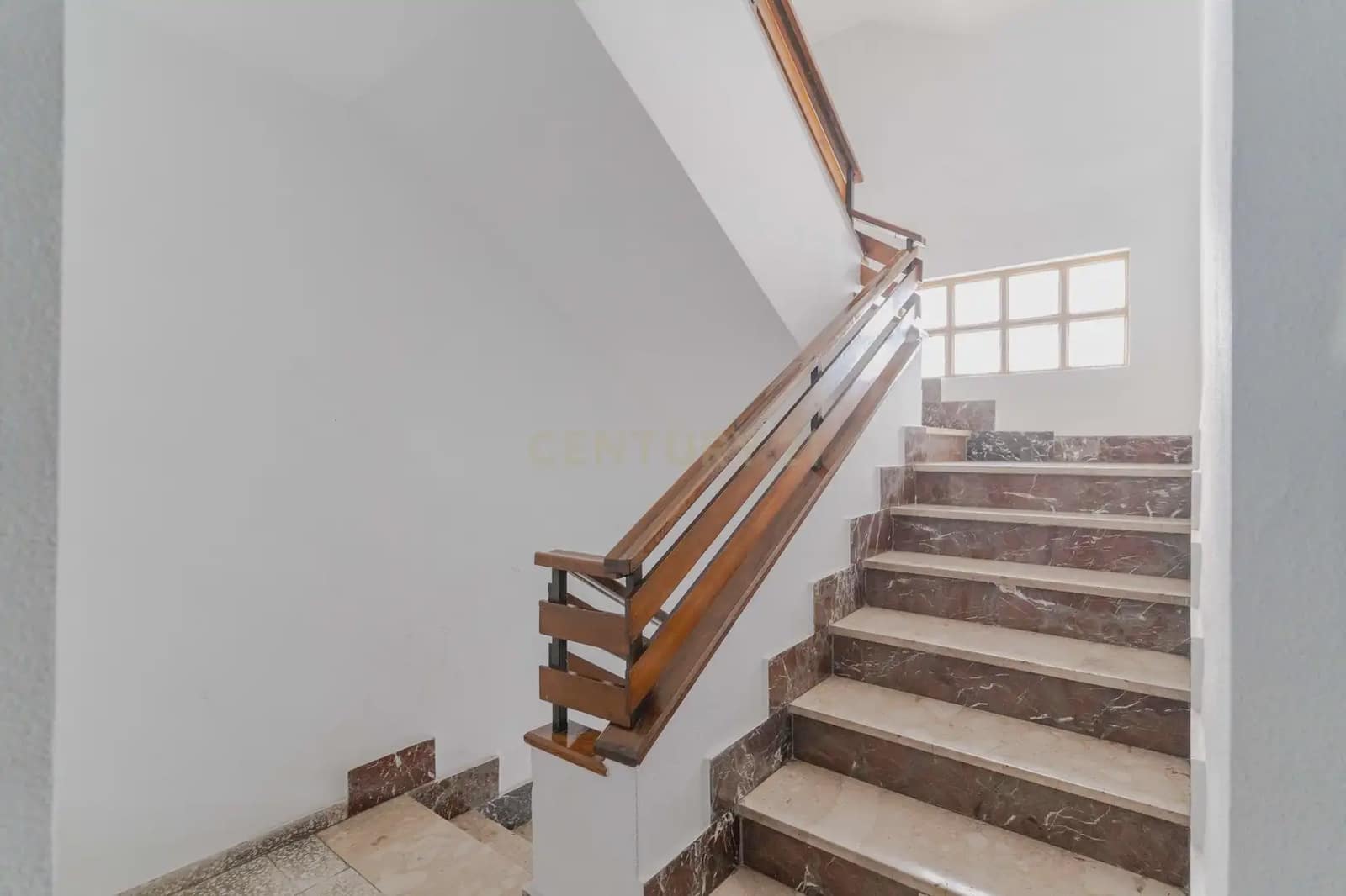 4 bedroom Apartment for sale in Granada city - € 270,000 (Ref: 9814736)
