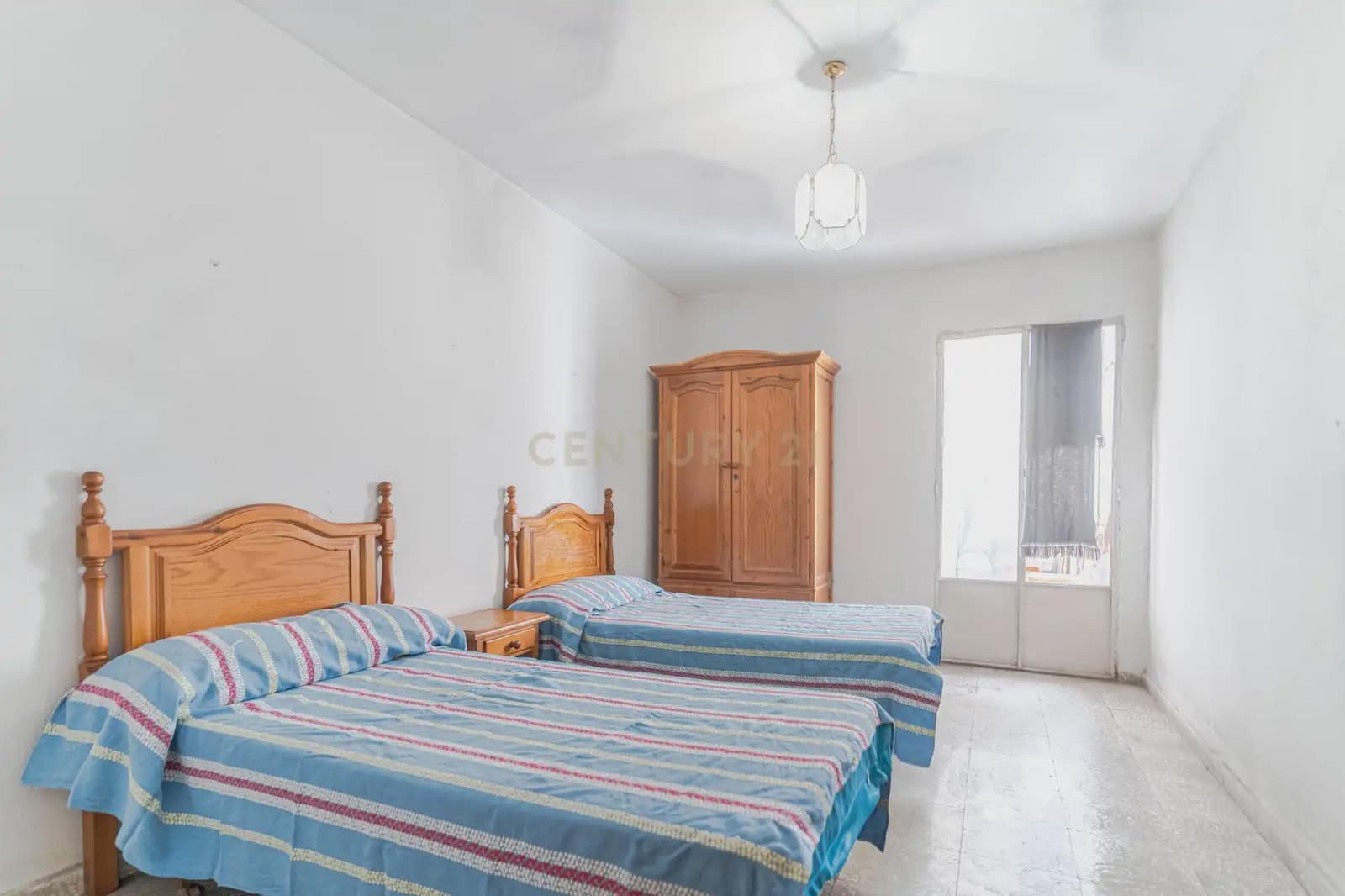 4 bedroom Apartment for sale in Granada city - € 270,000 (Ref: 9814736)
