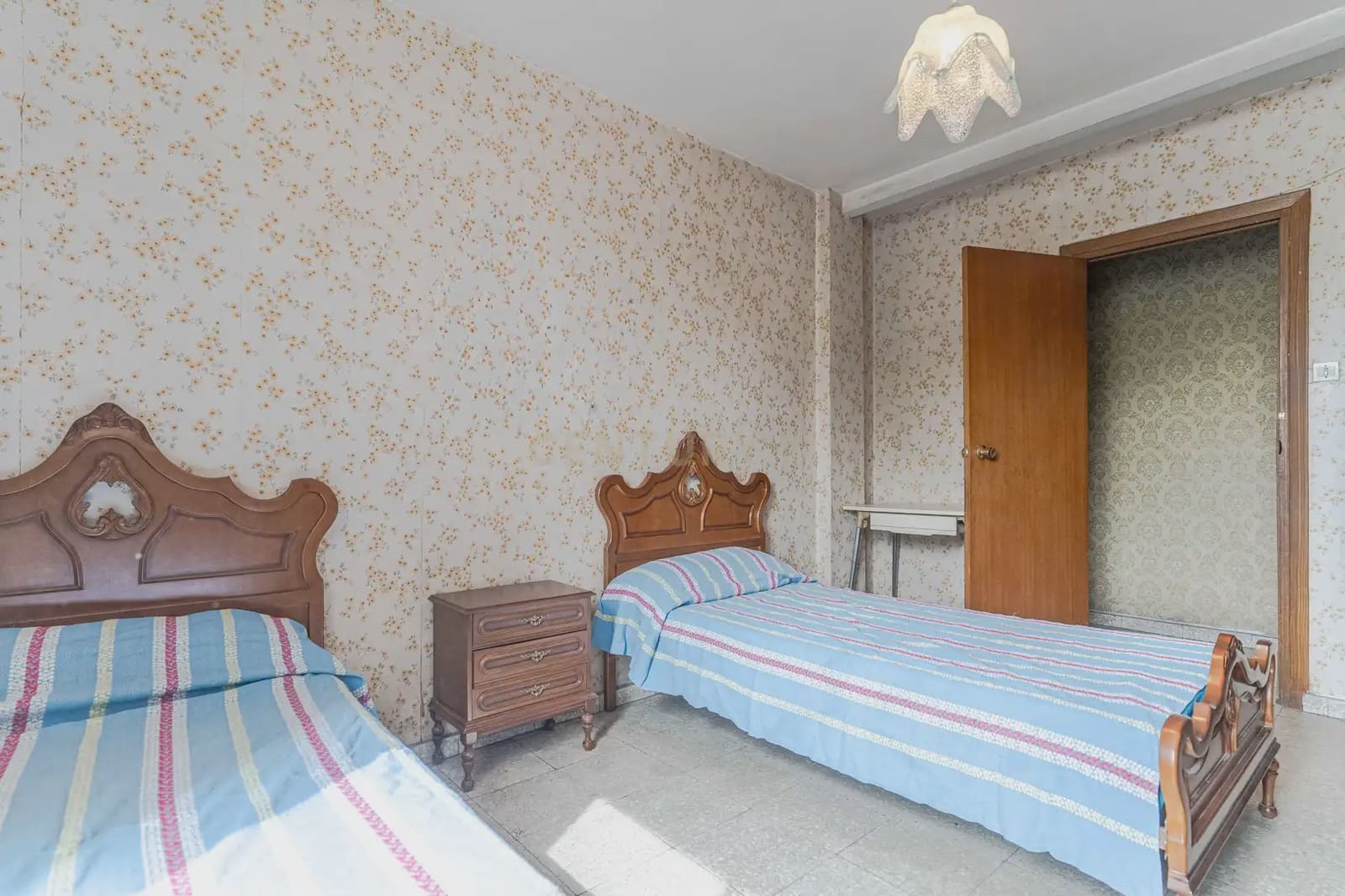 4 bedroom Apartment for sale in Granada city - € 270,000 (Ref: 9814736)