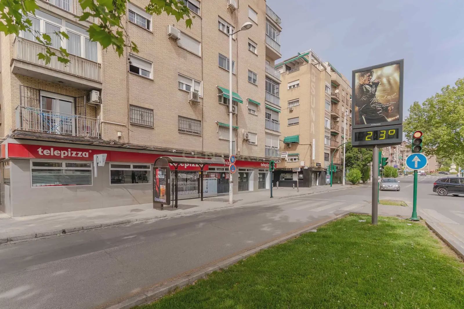 4 bedroom Apartment for sale in Granada city - € 270,000 (Ref: 9814736)