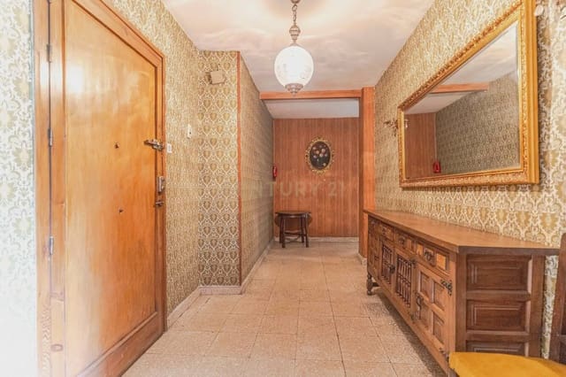 4 soveværelse Lejlighed til salg i Pajaritos - Plaza de Toros, Granada by - € 270.000 (Ref: 9814736)