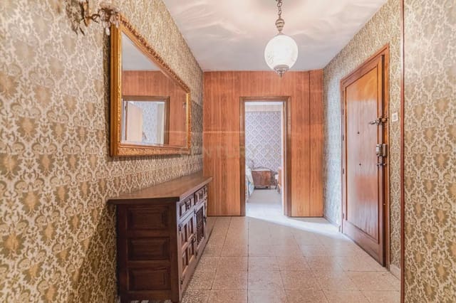 4 soveværelse Lejlighed til salg i Pajaritos - Plaza de Toros, Granada by - € 270.000 (Ref: 9814736)