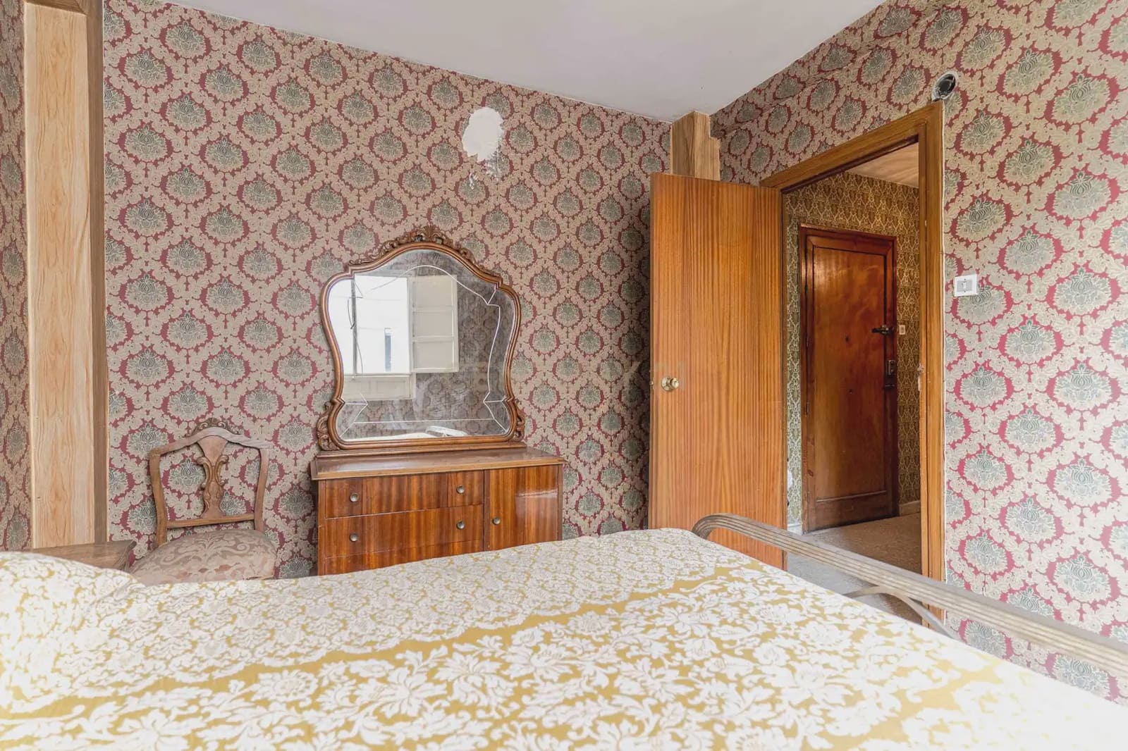 4 bedroom Apartment for sale in Granada city - € 270,000 (Ref: 9814736)
