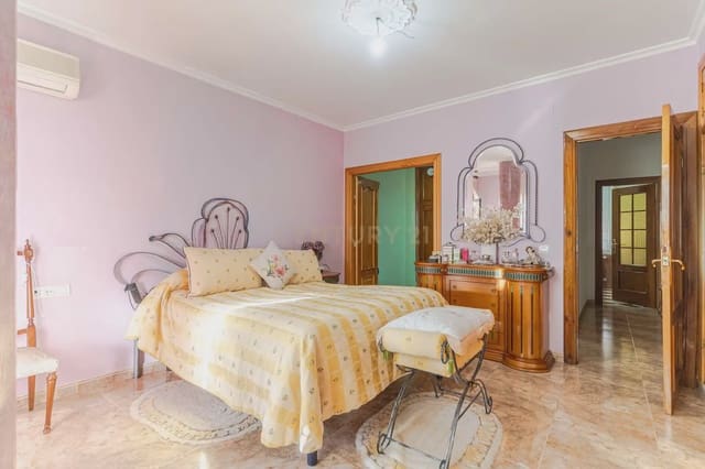 5 chambre Maison de Ville à vendre à Guadix avec garage - 450 000 € (Ref: 9818797)