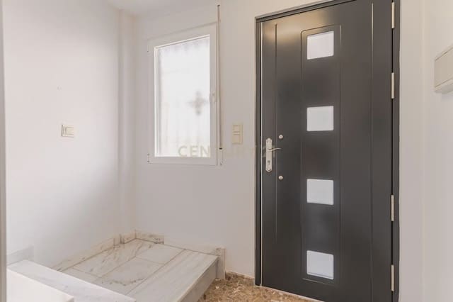 Casa de 3 habitaciones en Maracena en venta - 239.900 € (Ref: 9824218)