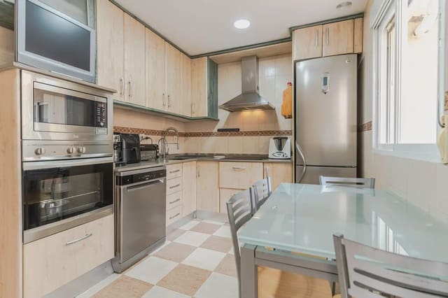 Casa de 3 habitaciones en Maracena en venta - 239.900 € (Ref: 9824218)