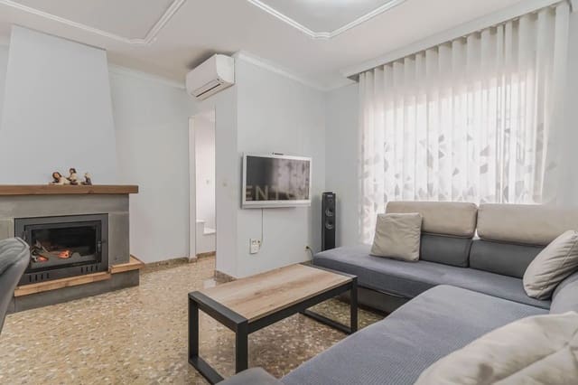 Casa de 3 habitaciones en Maracena en venta - 239.900 € (Ref: 9824218)