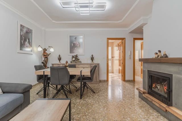 Casa de 3 habitaciones en Maracena en venta - 239.900 € (Ref: 9824218)