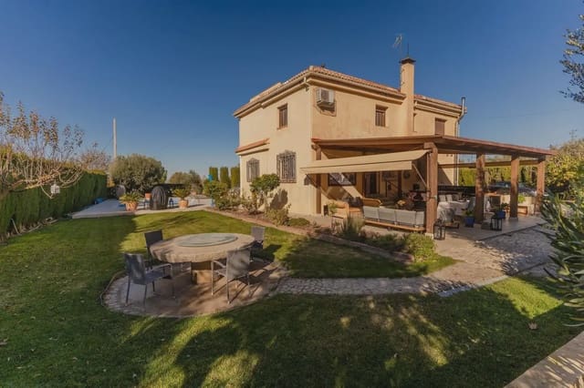 5 soveværelse Villa til salg i Gójar med swimmingpool - € 625.000 (Ref: 9829588)