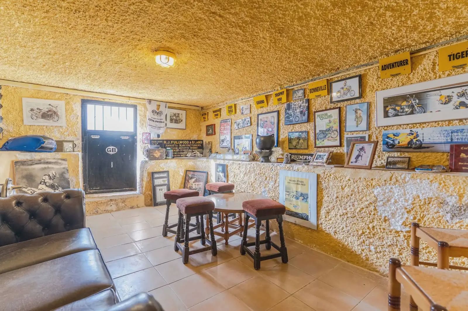 5 bedroom Villa for sale in Gojar with pool - € 625,000 (Ref: 9829588)