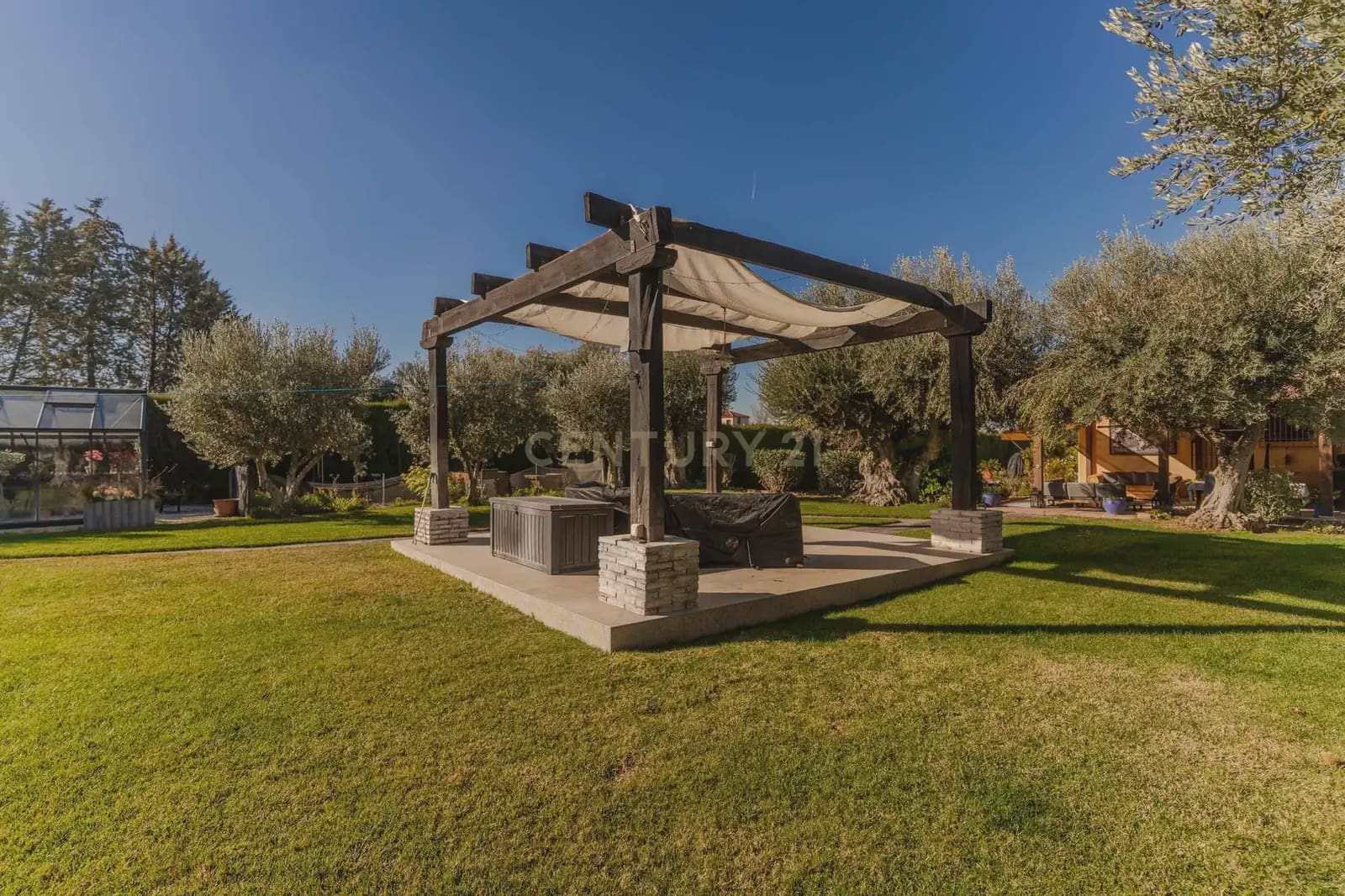5 bedroom Villa for sale in Gojar with pool - € 625,000 (Ref: 9829588)
