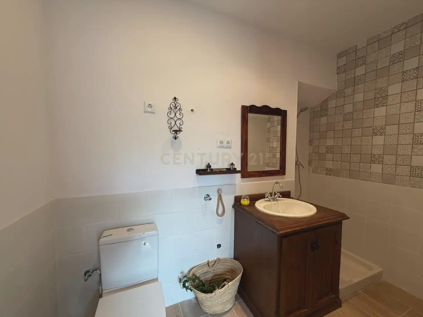 Casa de 2 habitaciones en Motril en venta - 159.900 € (Ref: 9829778)