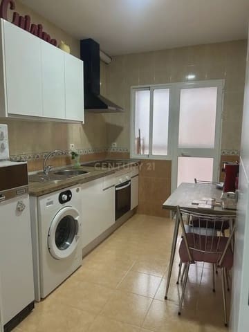 4 bedroom Apartment for rent in Carretera de la Sierra, Granada city - € 900 (Ref: 9830125)