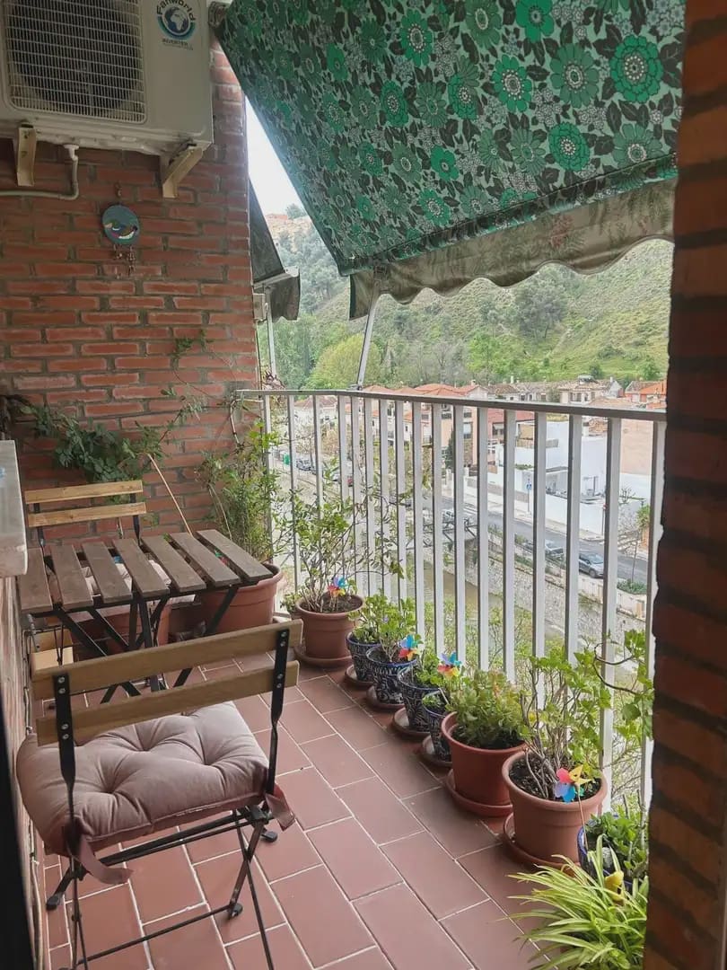 4 bedroom Apartment for rent in Granada city - € 900 (Ref: 9830125)