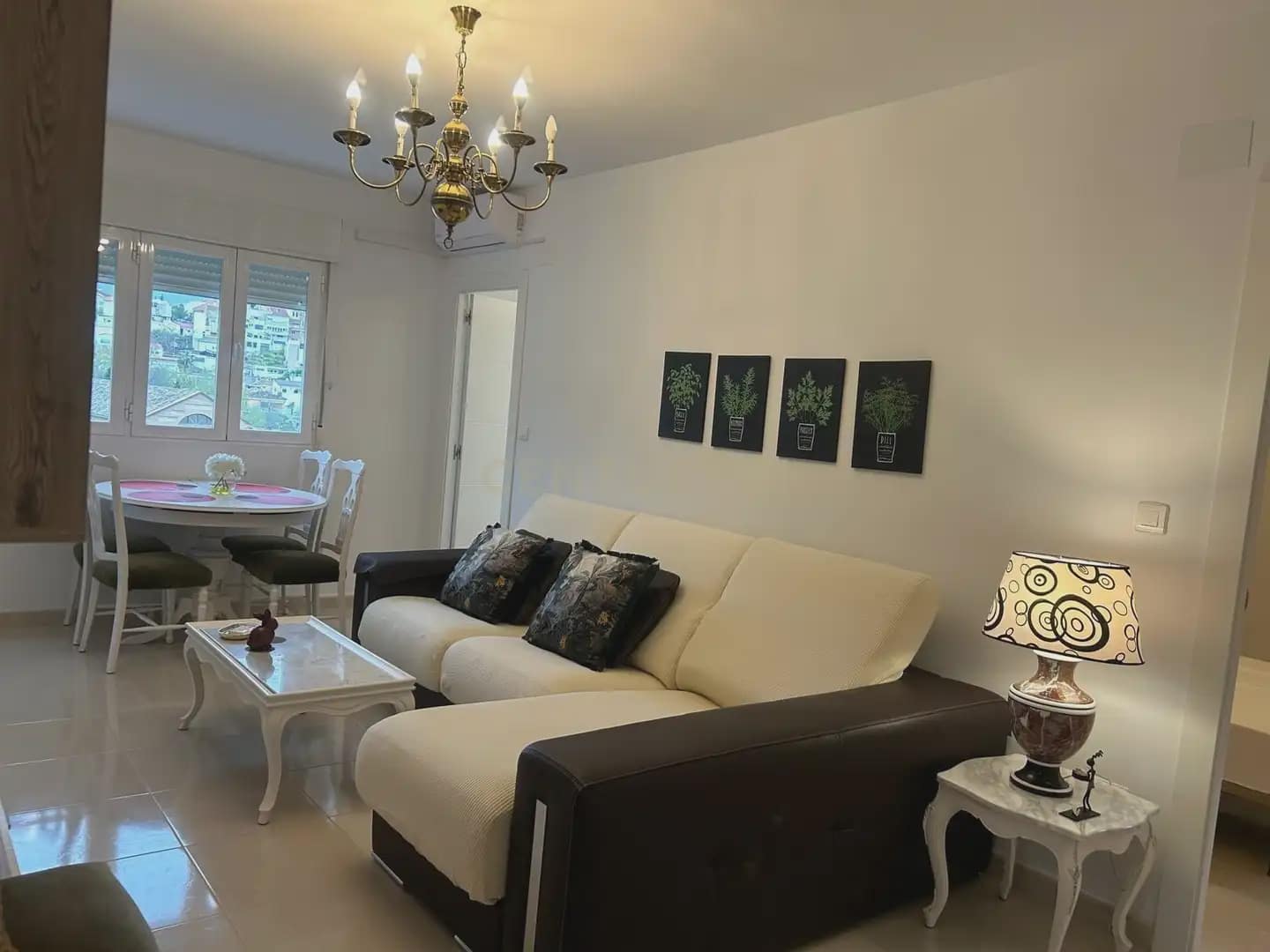 4 bedroom Apartment for rent in Granada city - € 900 (Ref: 9830125)