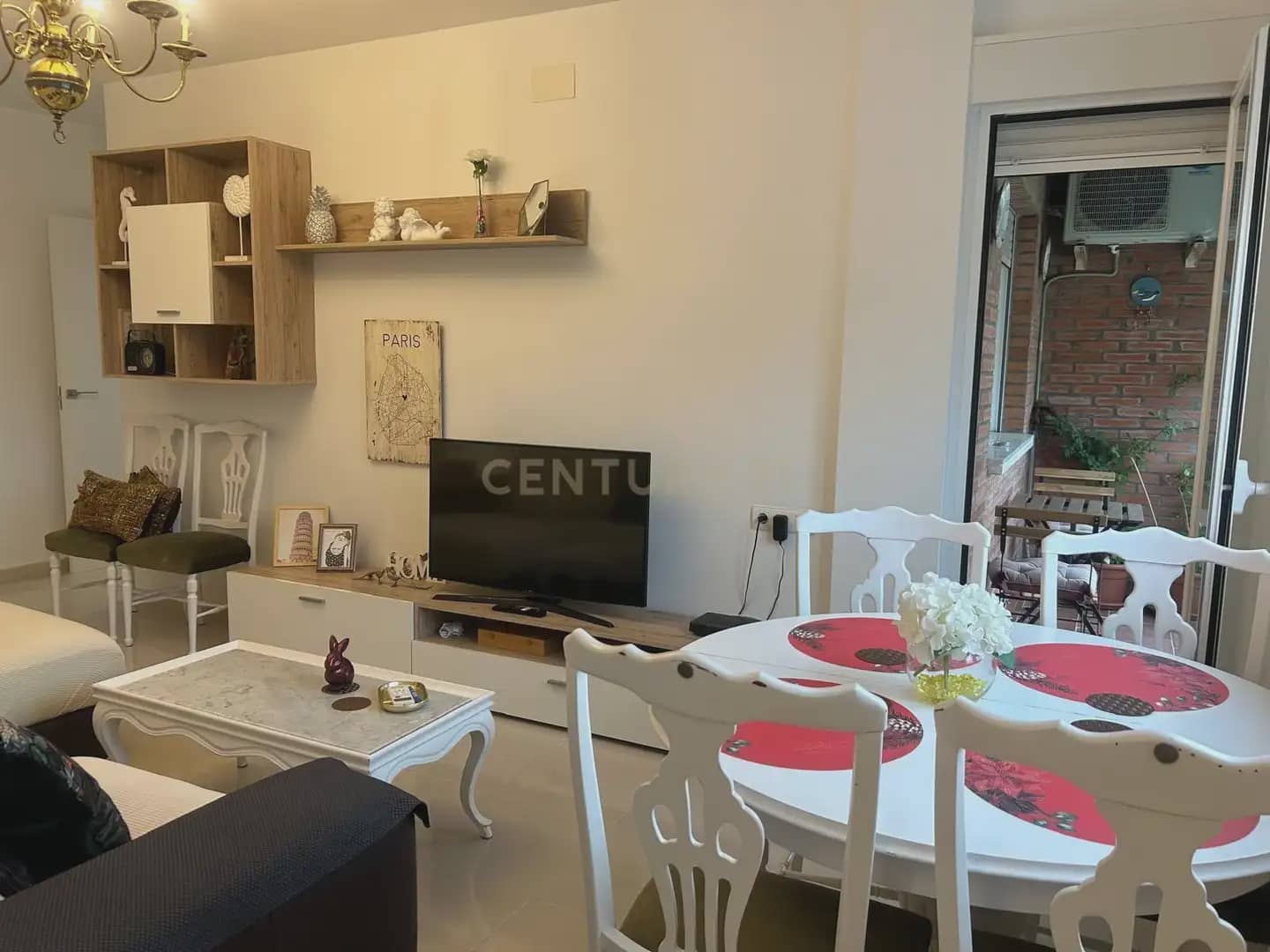 4 bedroom Apartment for rent in Granada city - € 900 (Ref: 9830125)