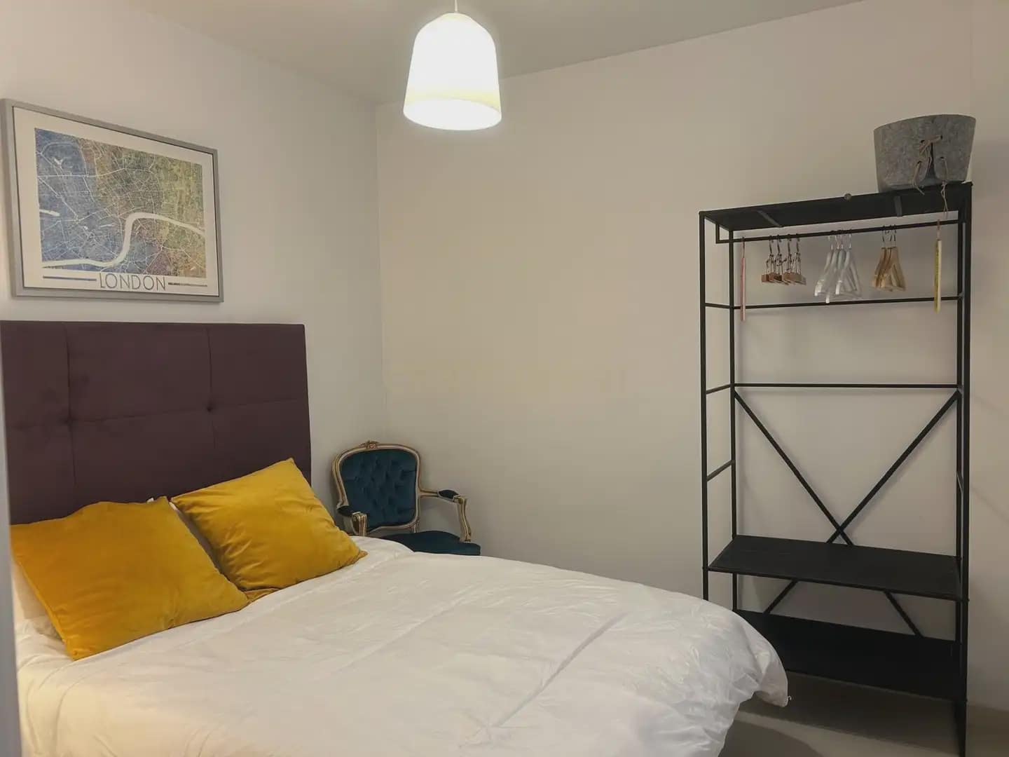 4 bedroom Apartment for rent in Granada city - € 900 (Ref: 9830125)