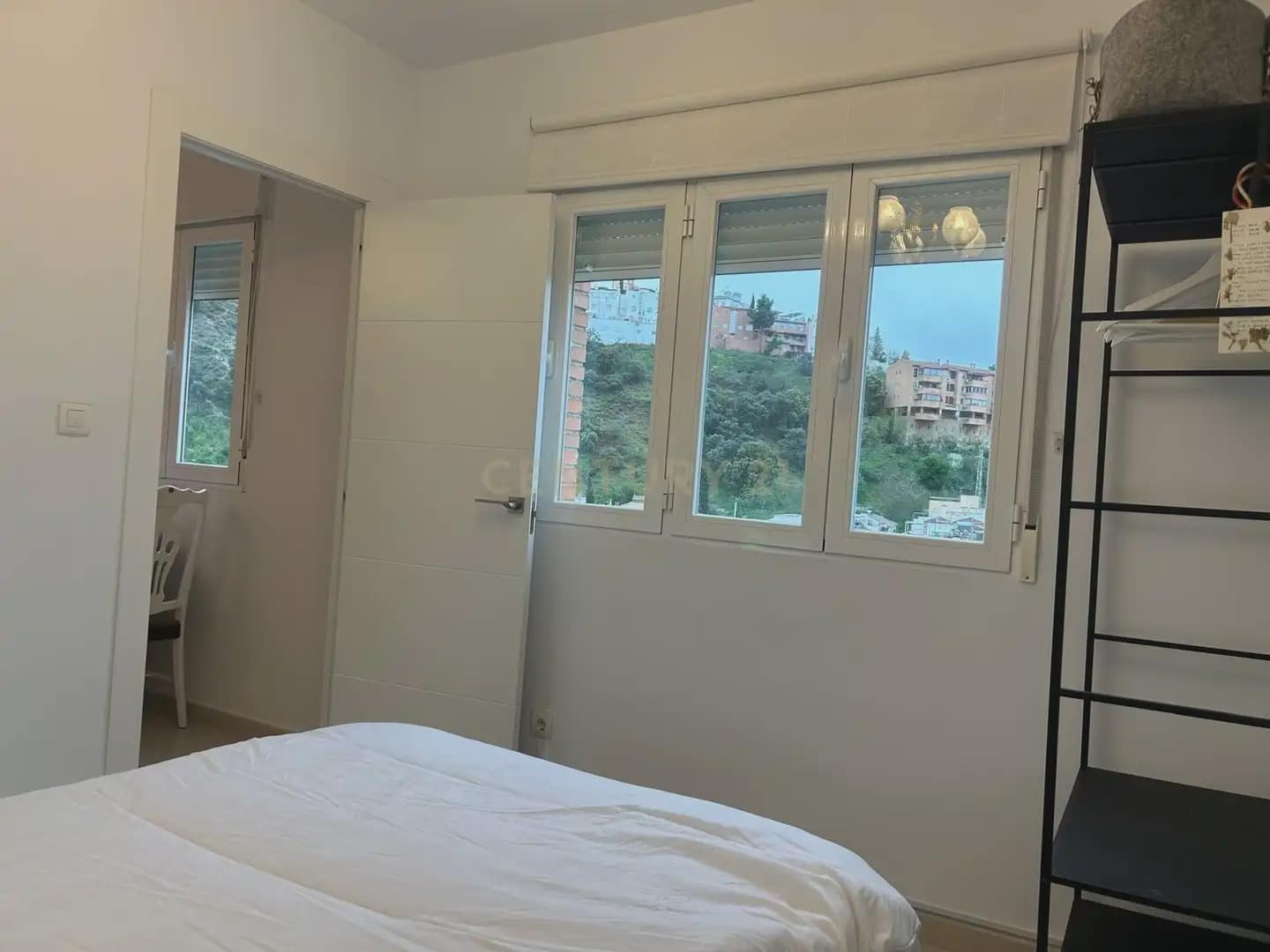 4 bedroom Apartment for rent in Granada city - € 900 (Ref: 9830125)