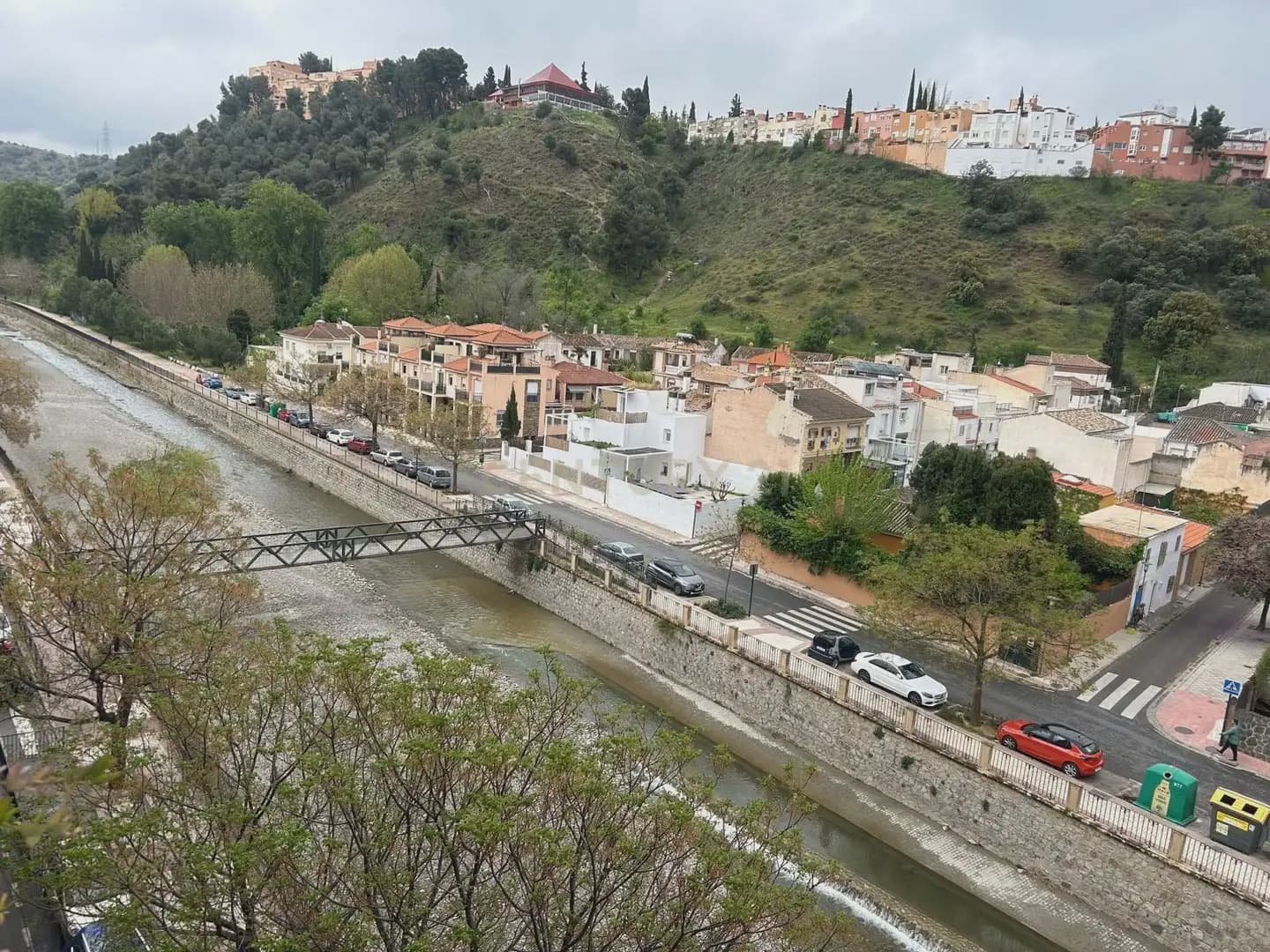 4 bedroom Apartment for rent in Granada city - € 900 (Ref: 9830125)