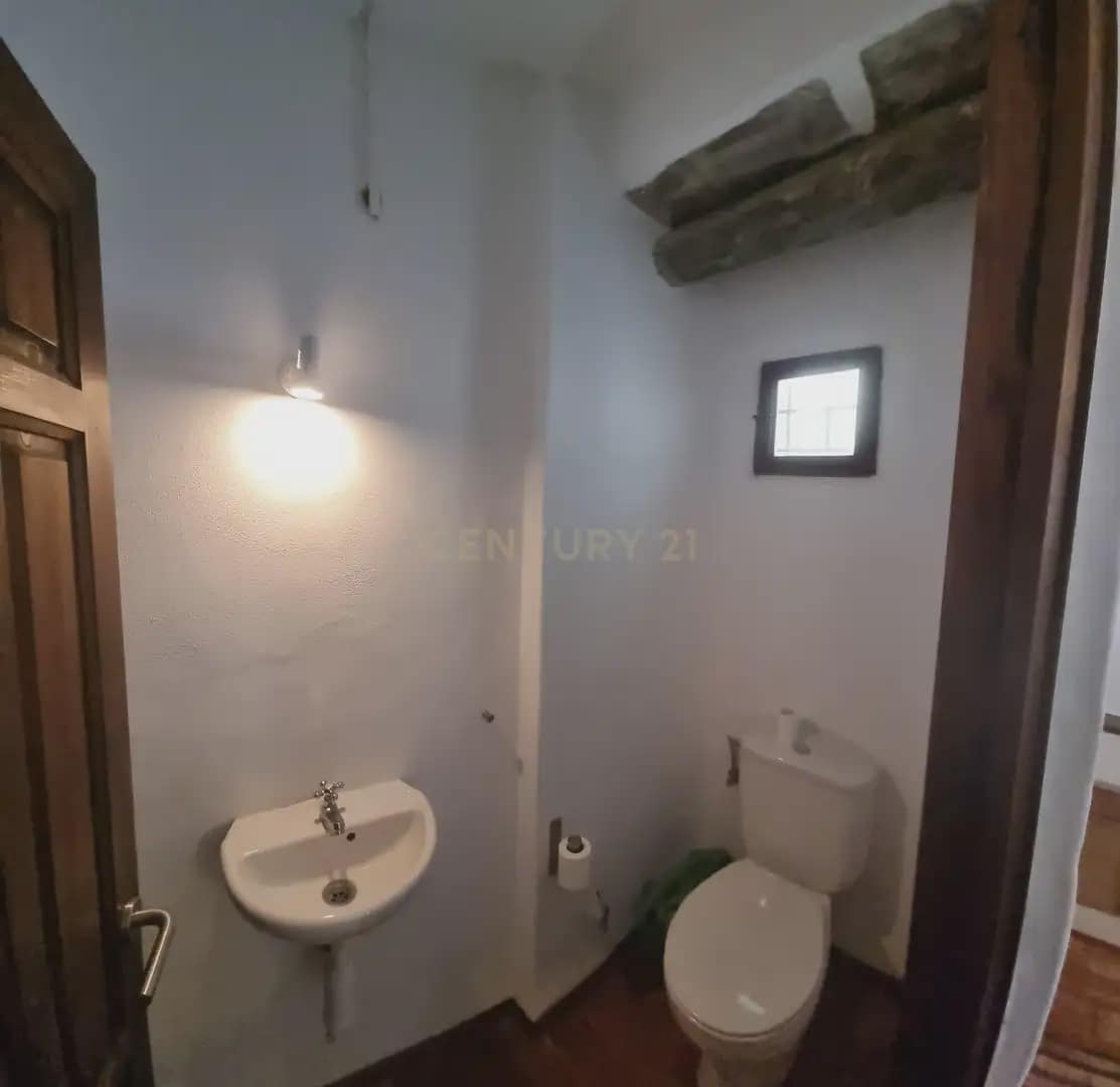 Office for rent in La Taha - € 550 (Ref: 9832758)