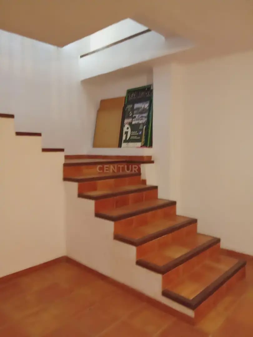 Office for rent in La Taha - € 550 (Ref: 9832758)
