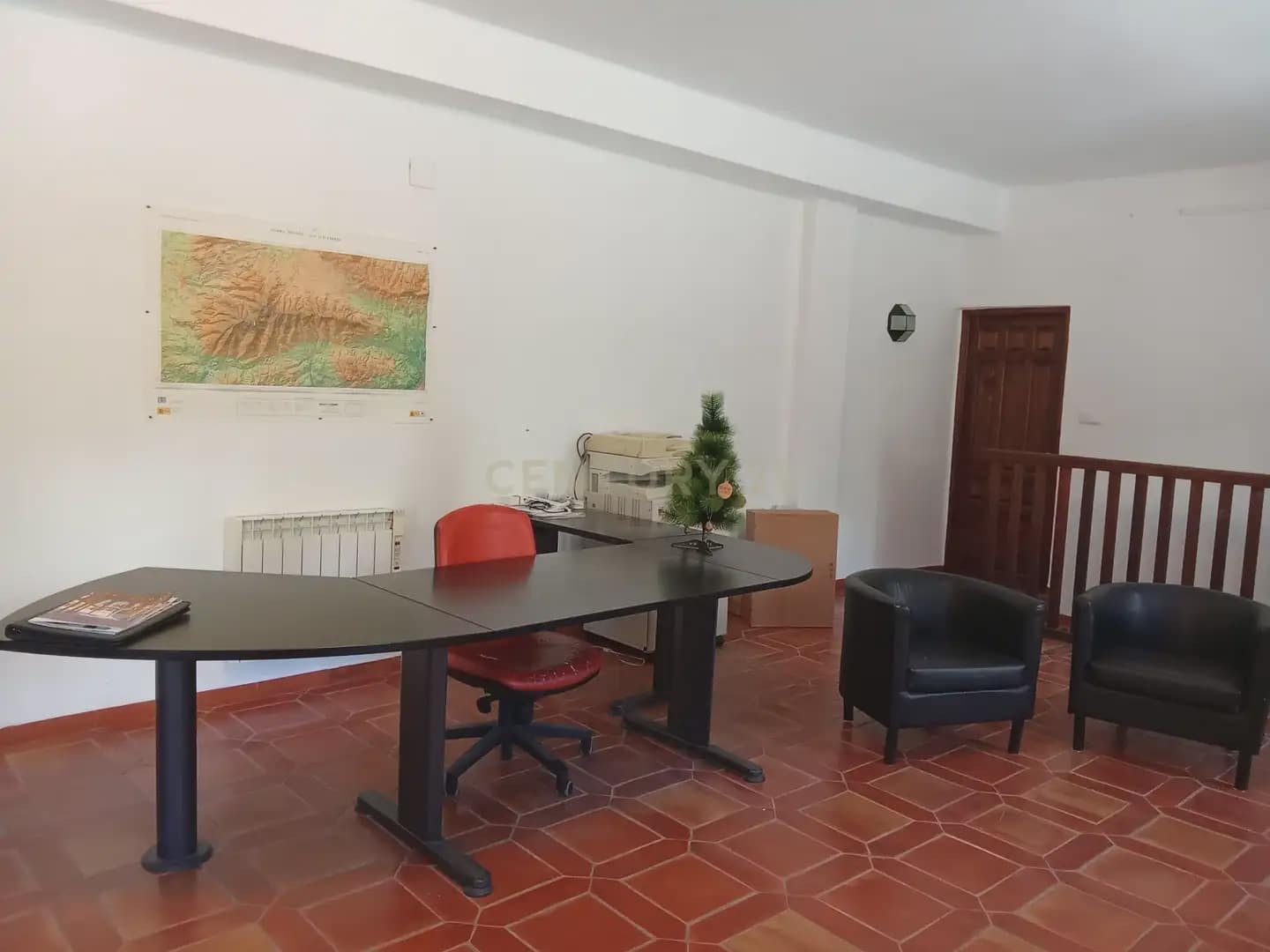 Office for rent in La Taha - € 550 (Ref: 9832758)