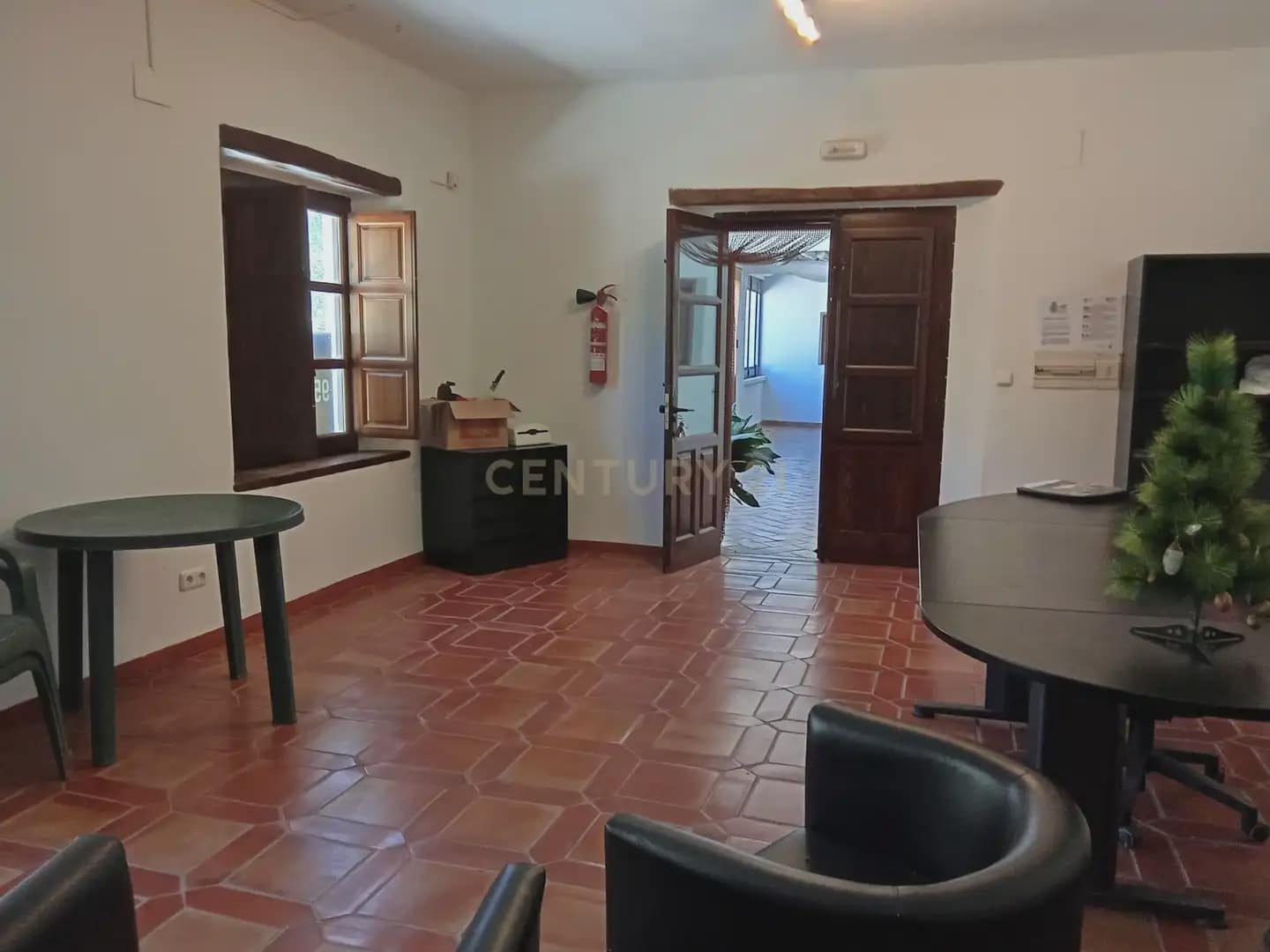 Office for rent in La Taha - € 550 (Ref: 9832758)