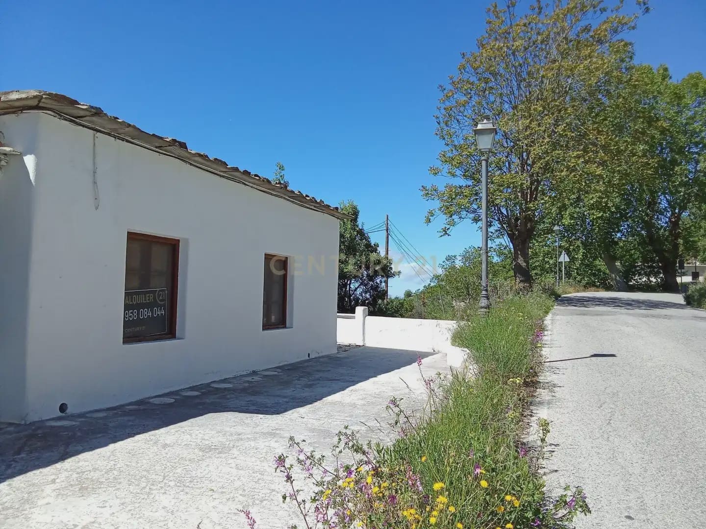 Office for rent in La Taha - € 550 (Ref: 9832758)