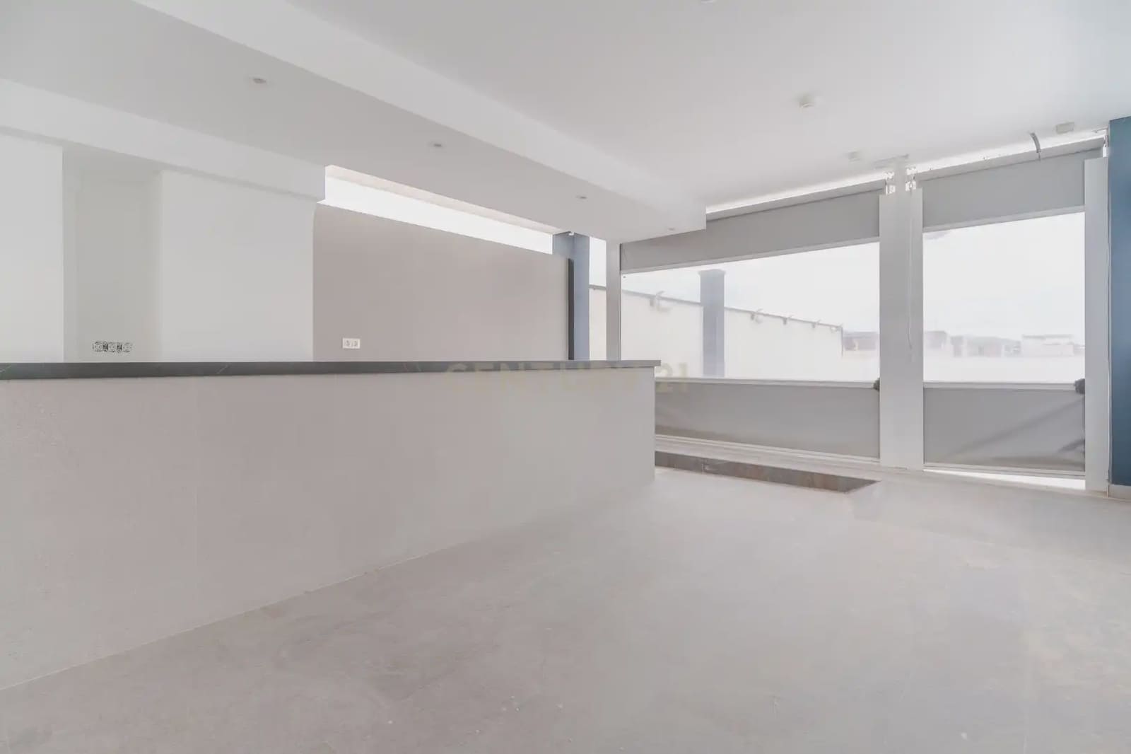 Kommersiell til leie i Churriana de la Vega med svømmebasseng garasje - € 1 750 (Ref: 9836761)