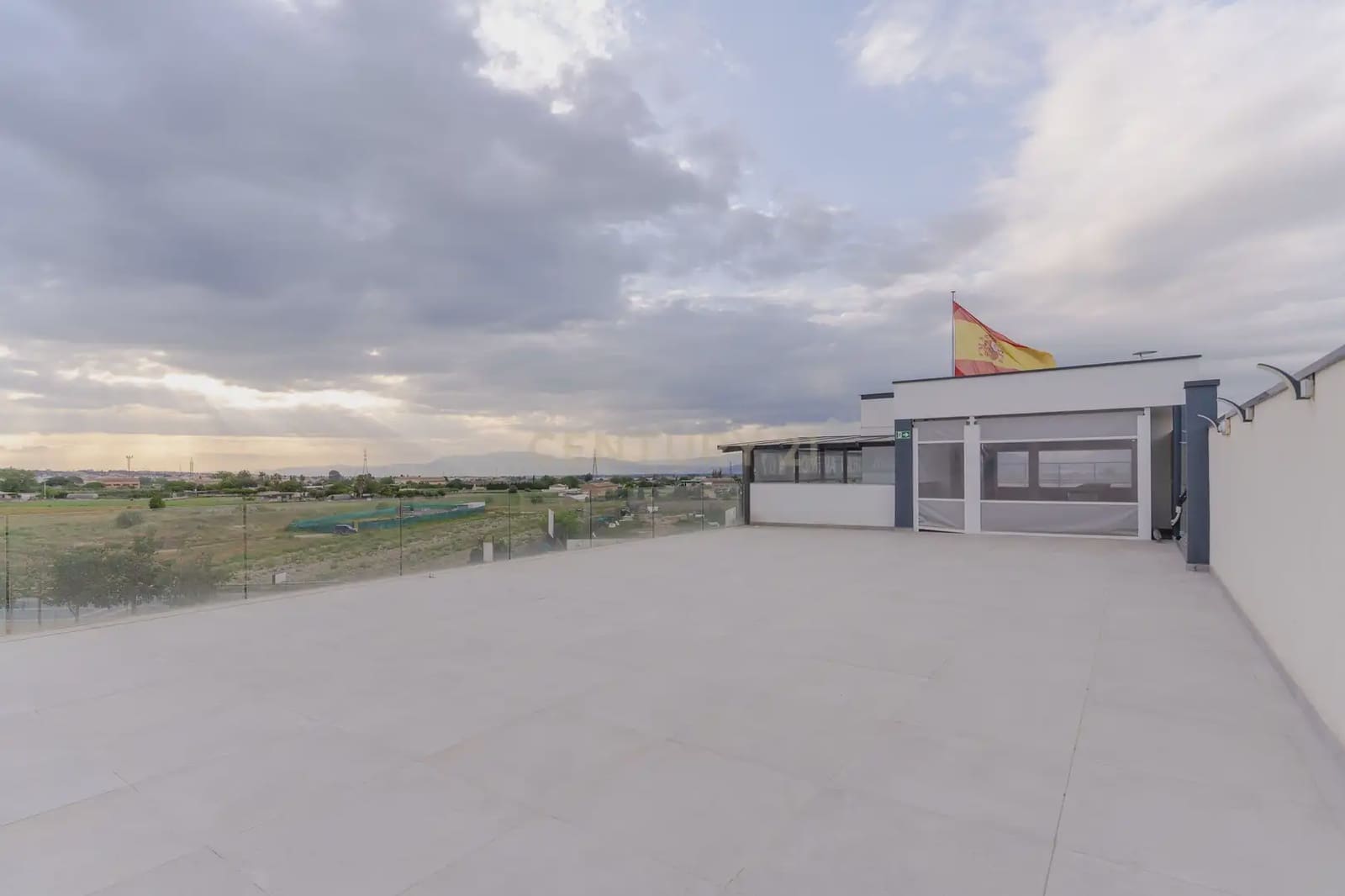 Kommersiell til leie i Churriana de la Vega med svømmebasseng garasje - € 1 750 (Ref: 9836761)
