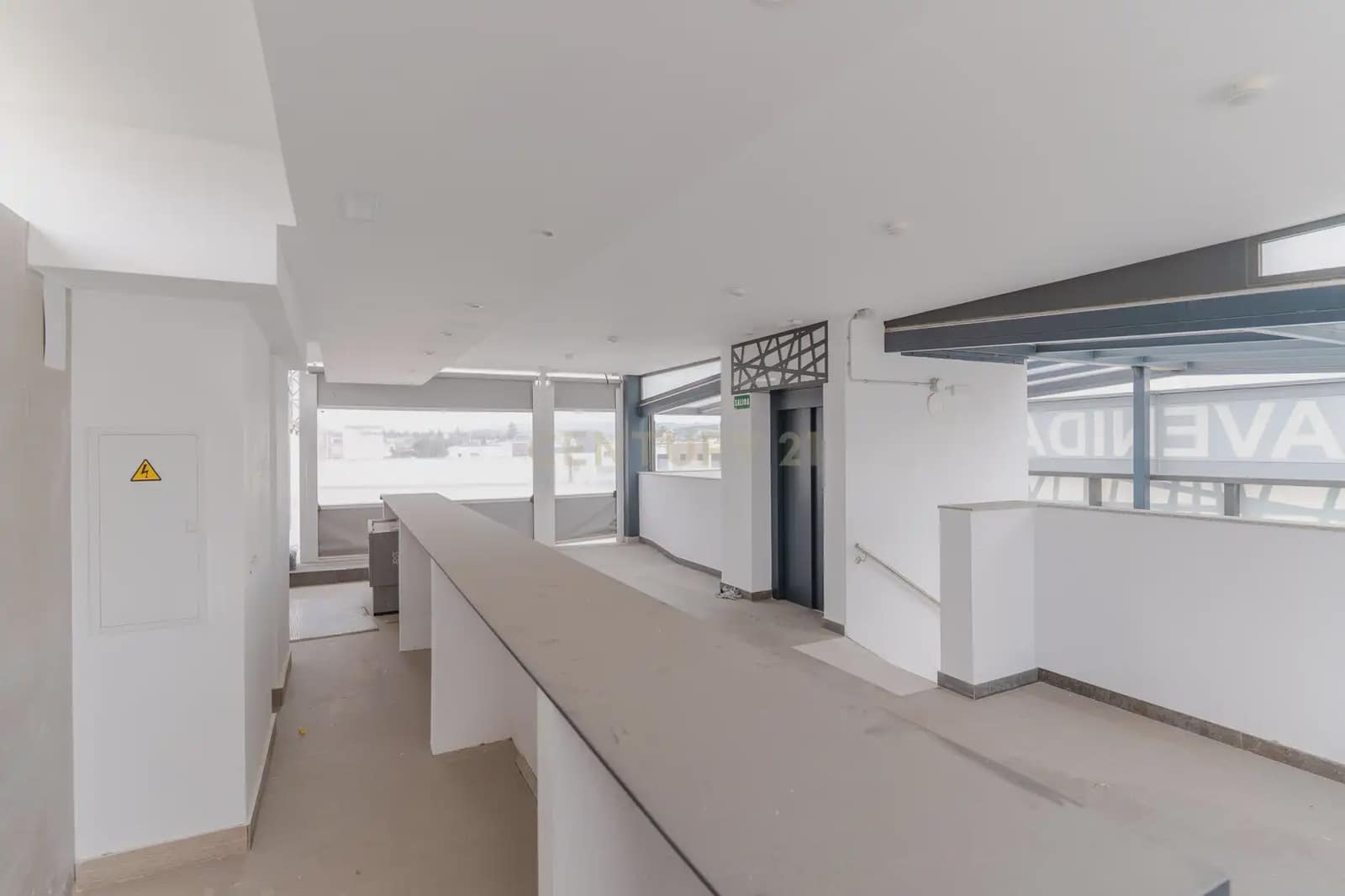 Kommersiell til leie i Churriana de la Vega med svømmebasseng garasje - € 1 750 (Ref: 9836761)